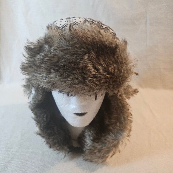 SA Company Nordic White Unisex Trapper Hat - OS - Picture 3 of 9
